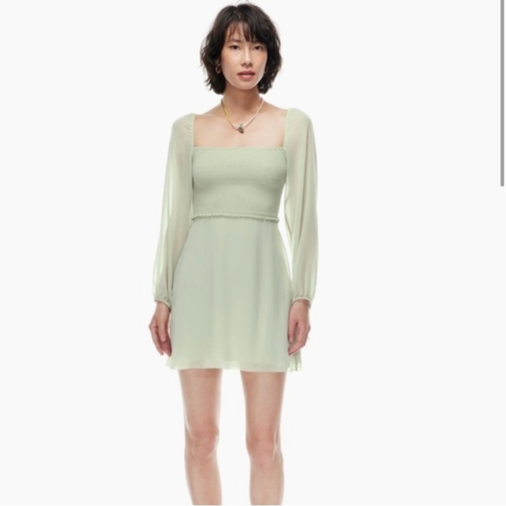 NWT Aritzia Wilfred size 4 in Pastel Sage Green